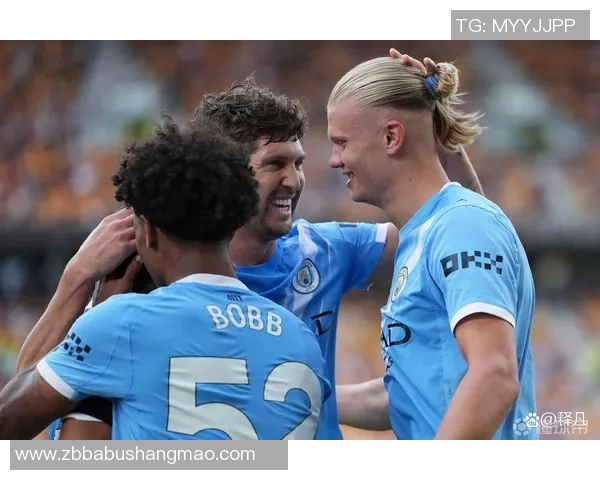 英超焦点战曼城对曼联因特殊原因延期引发球迷热议